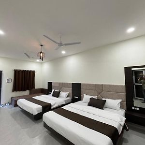 Tekri Farms And Retreat